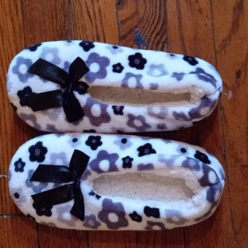 Warm Slippers - Picture 1 of 4